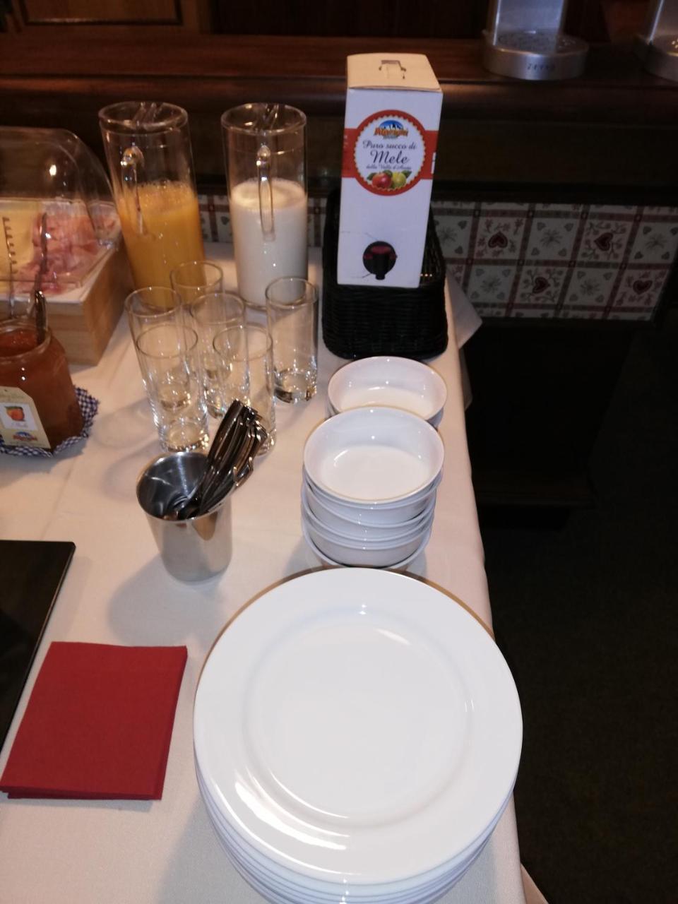 Hotel Meuble Meridiana วัลตูร์นอนช์ ภายนอก รูปภาพ