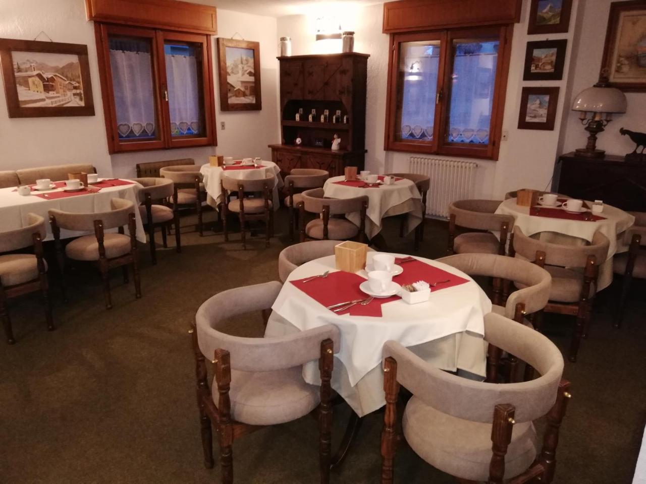 Hotel Meuble Meridiana วัลตูร์นอนช์ ภายนอก รูปภาพ