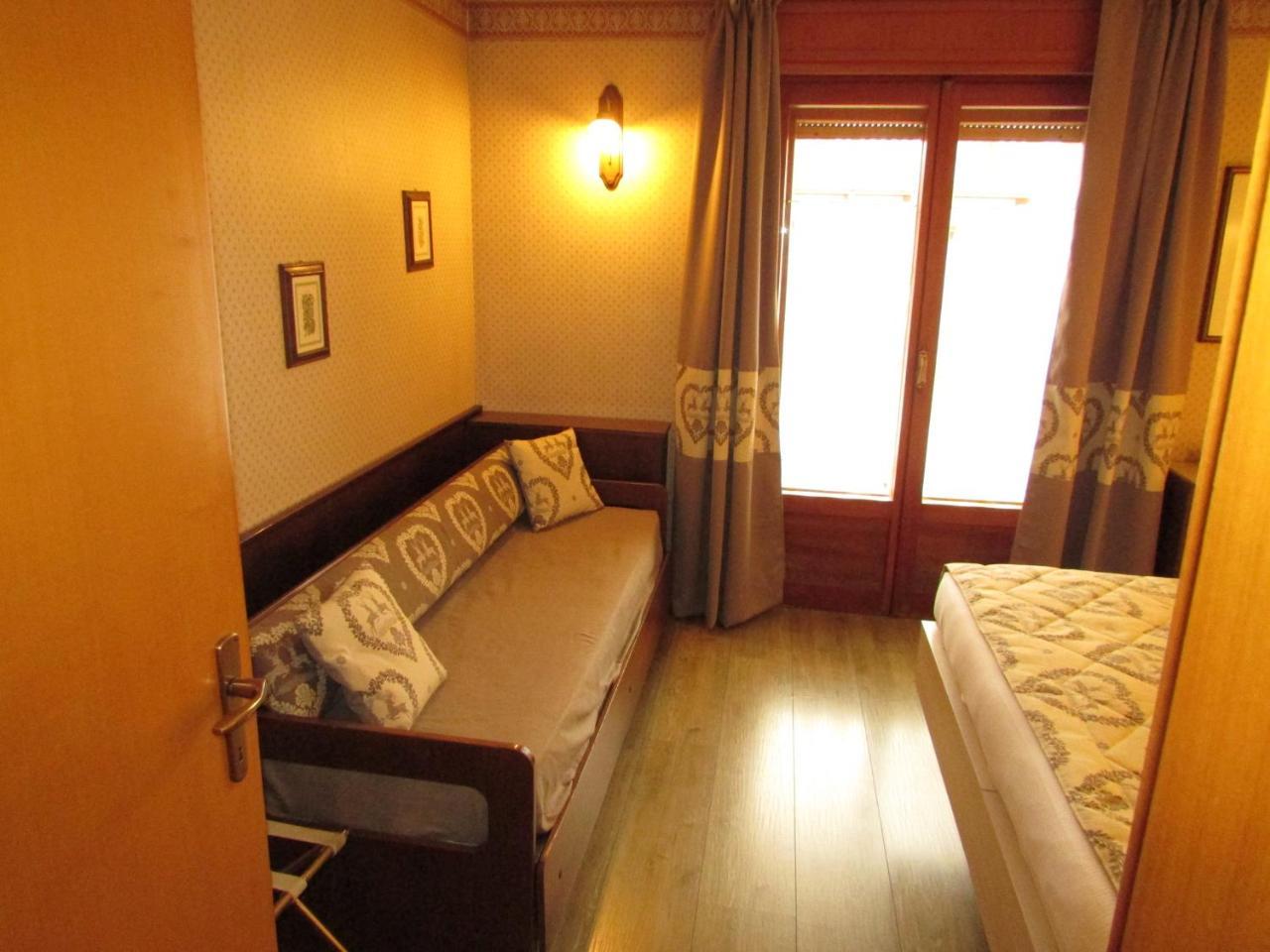 Hotel Meuble Meridiana วัลตูร์นอนช์ ภายนอก รูปภาพ